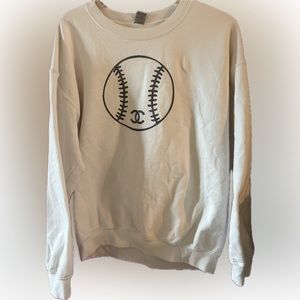 medium-large gildan vintage white baseball chanel sweatshirt